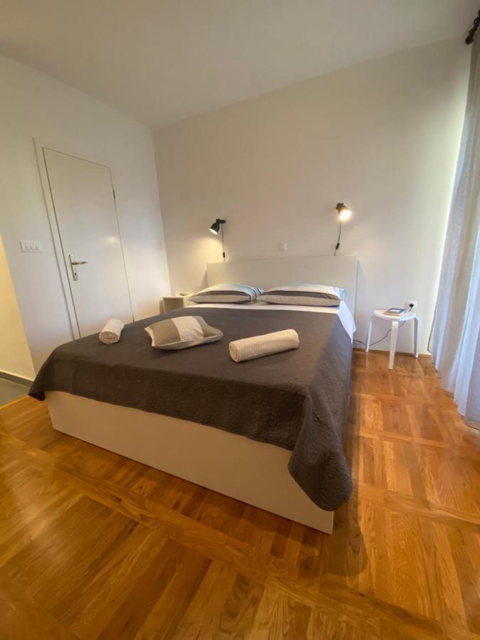 And Adria Apartment