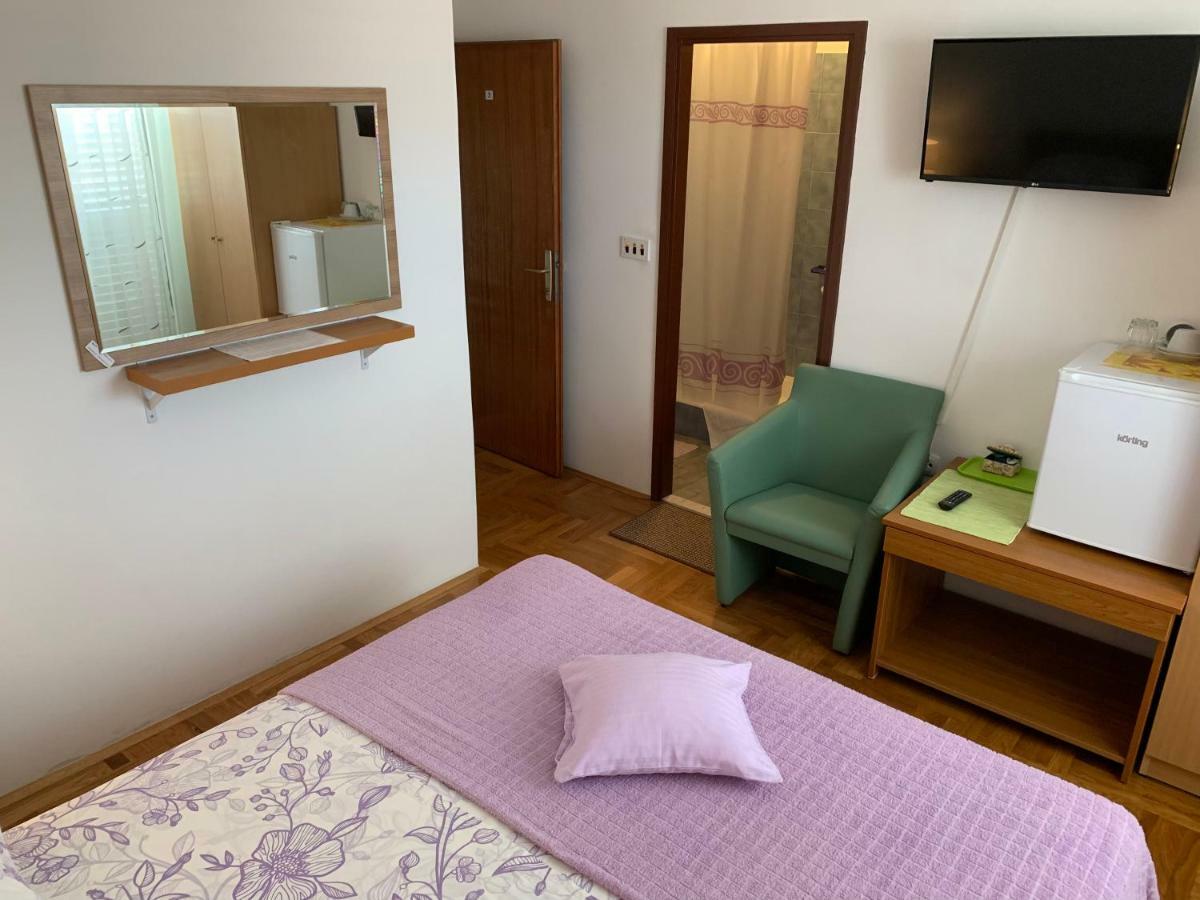 And Adria Apartamento